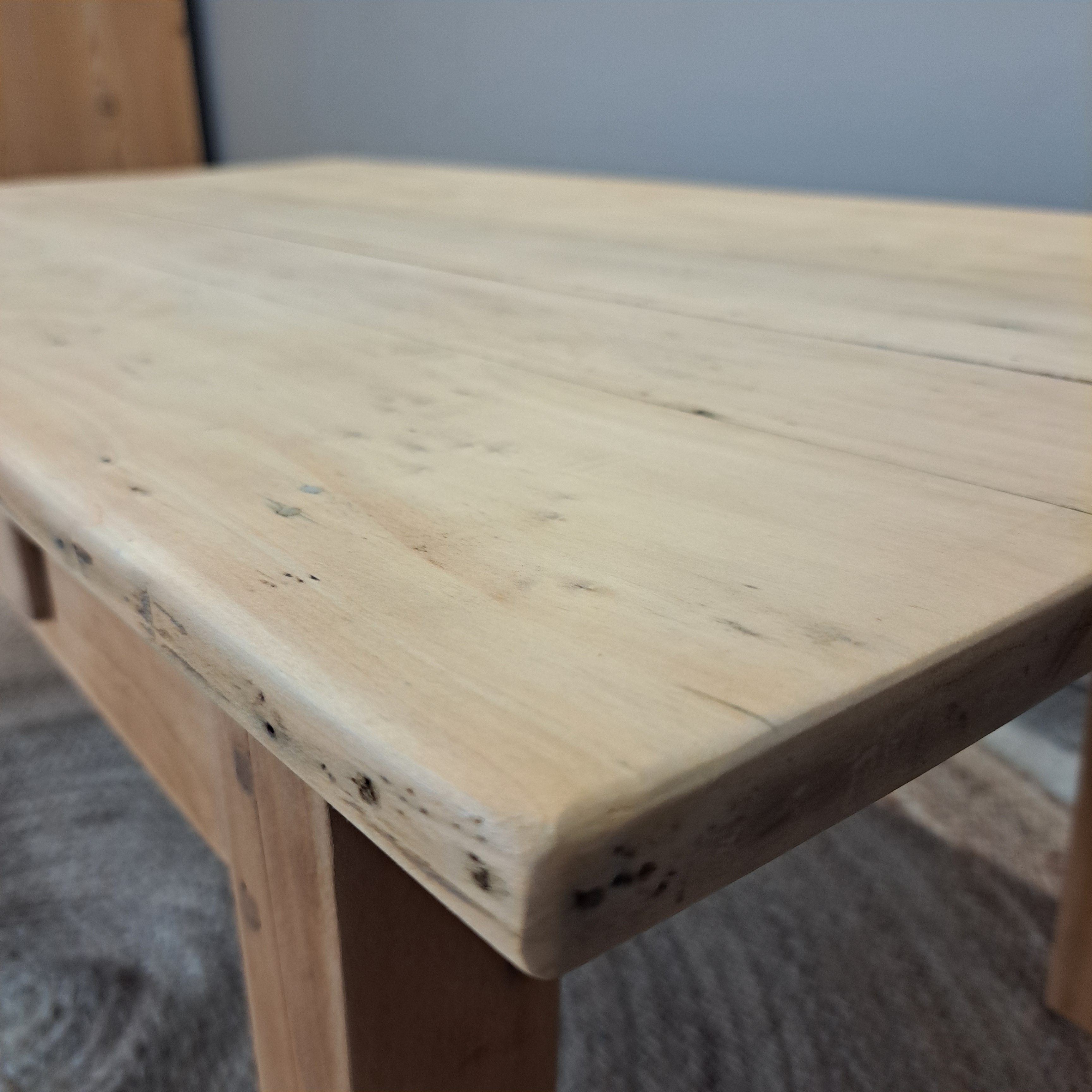 0086543c90ce.jpg TABLE BASSE DE FERME