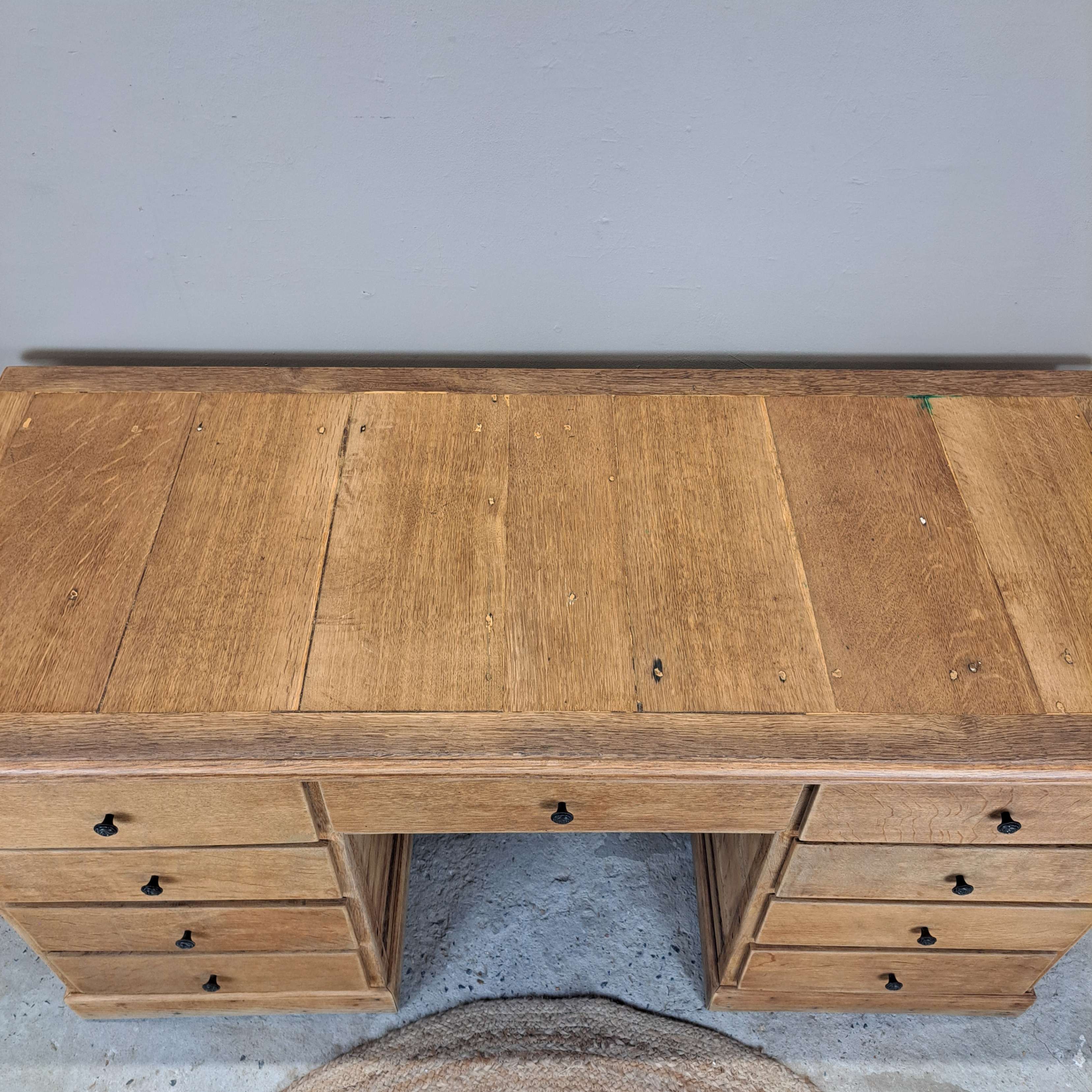 0e1ffd7198ce.jpg Ancien bureau artisanal