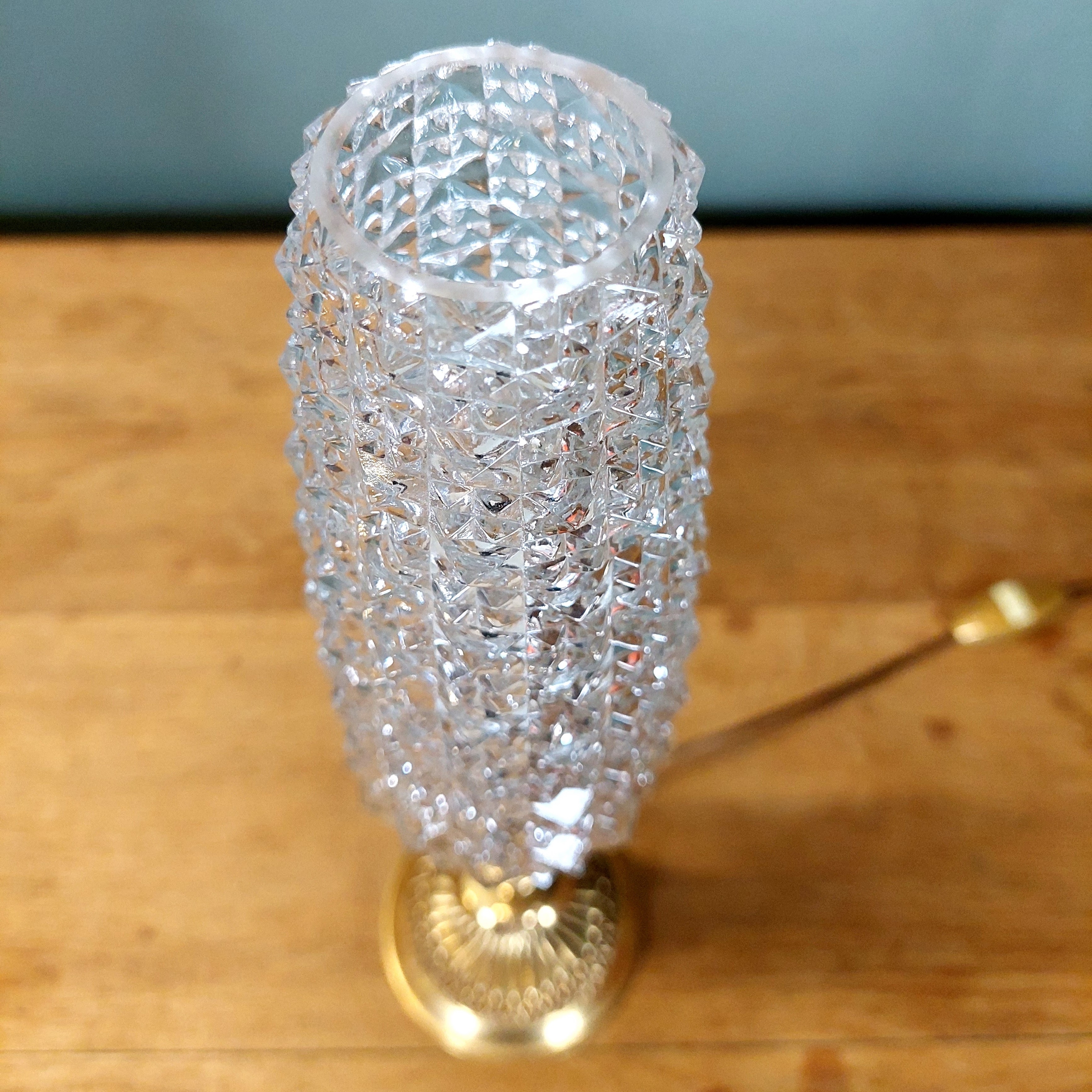 2f6e09f5ac7d.jpg LAMPE A POSER