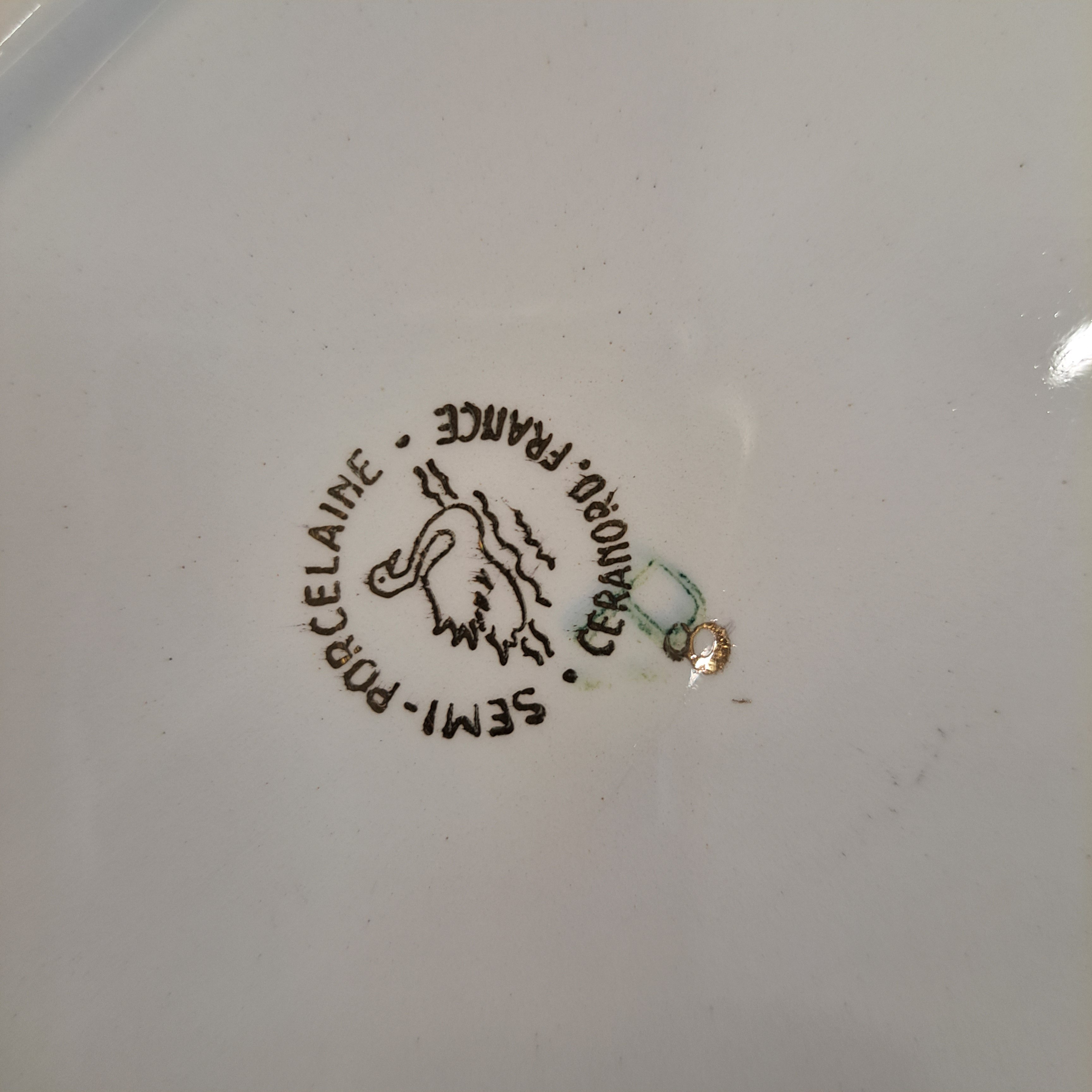 4d04a146a14f.jpg SERVICE ASSIETTES
