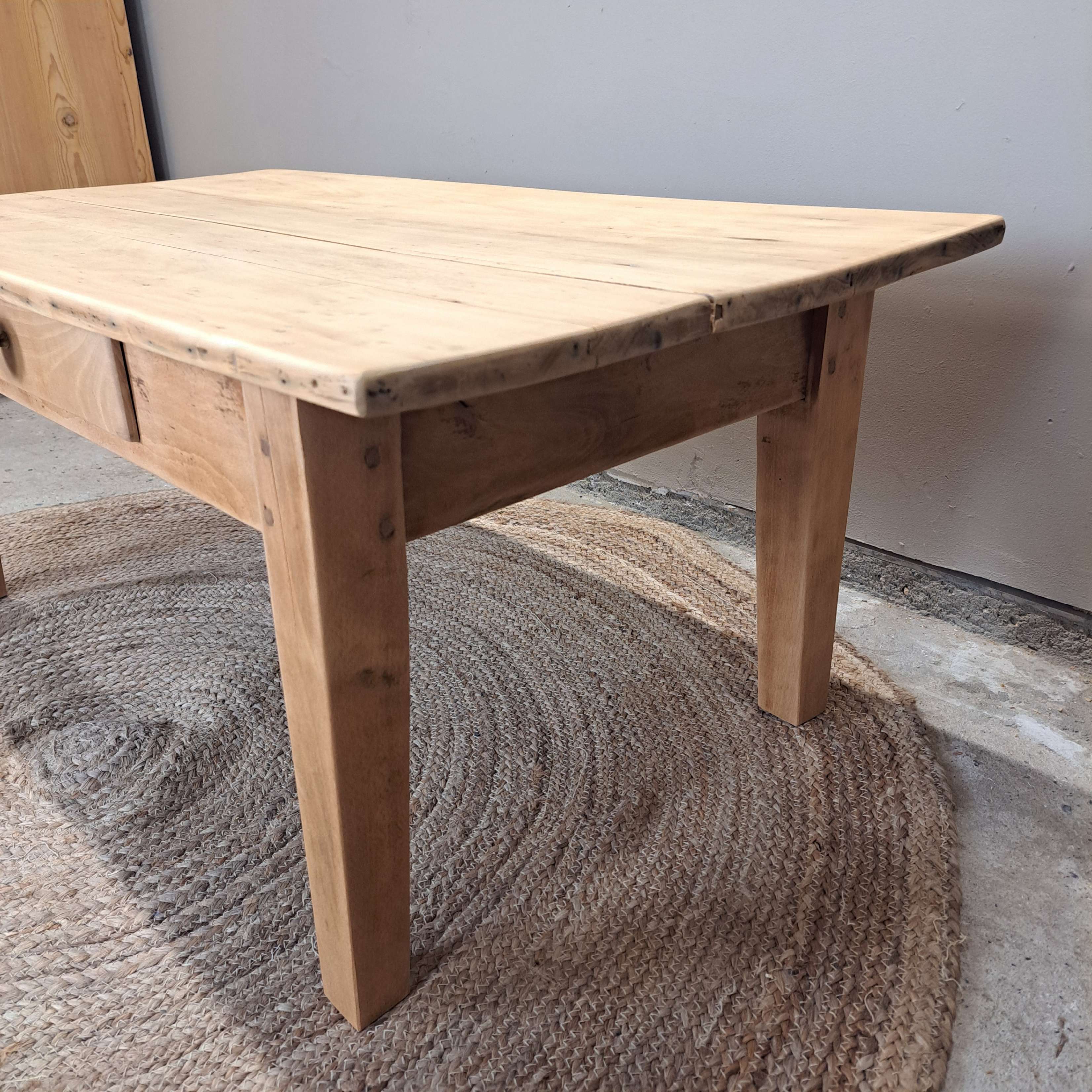 4da527394305.jpg TABLE BASSE DE FERME