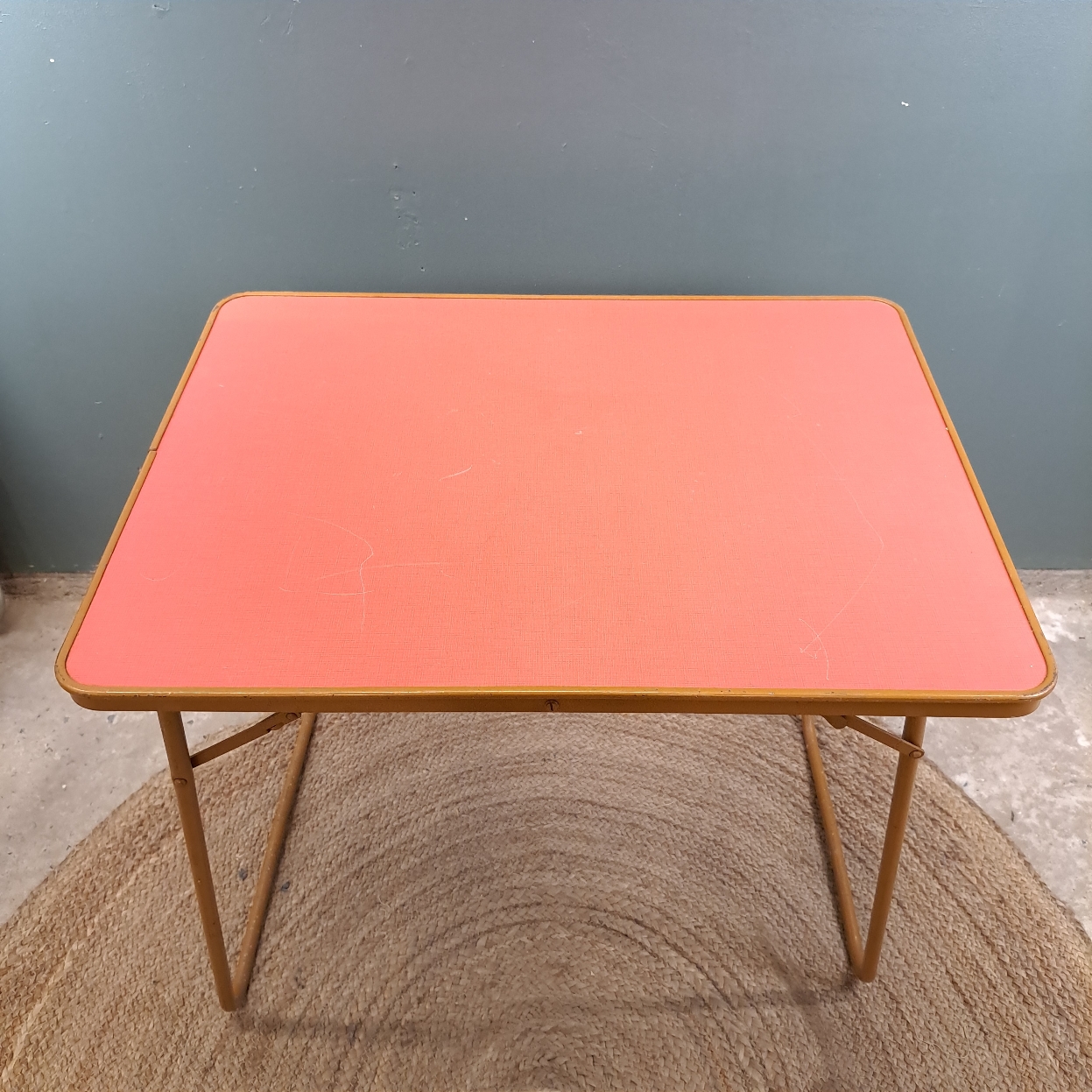 5d6addfde272.jpg TABLE DE CAMPING