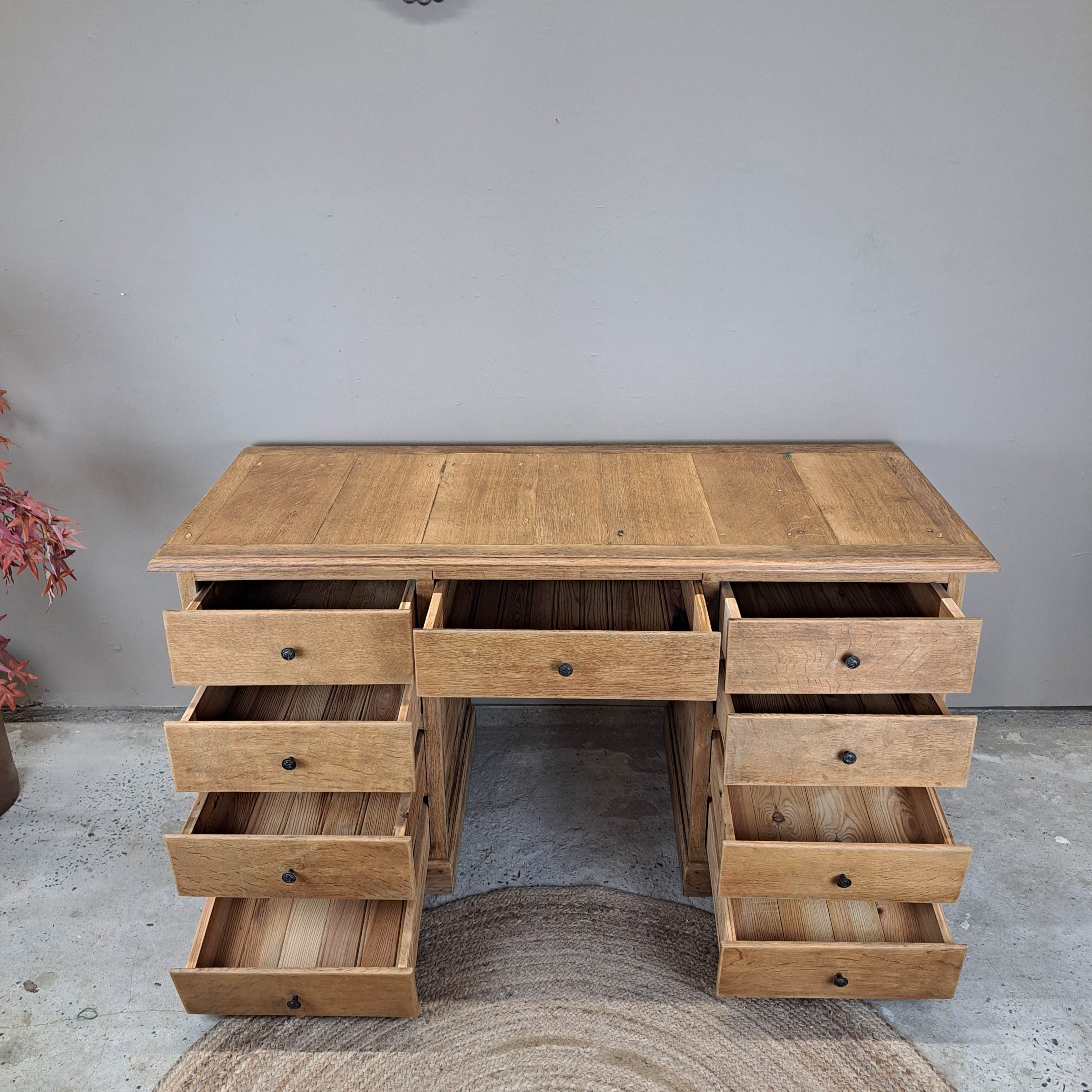 6bc0df8a10cd.jpg Ancien bureau artisanal