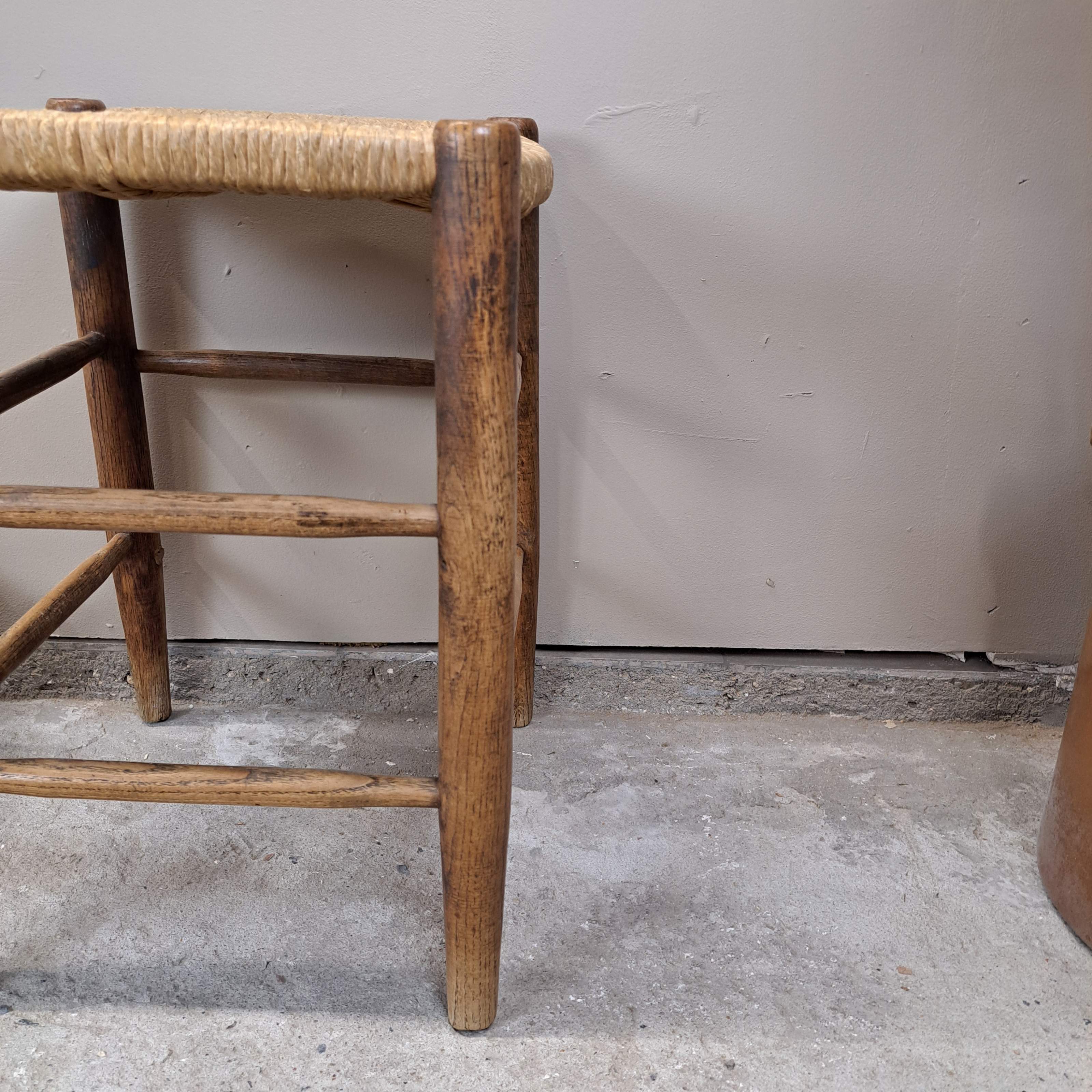 7cfc643f4e0f.jpg Paire de tabourets