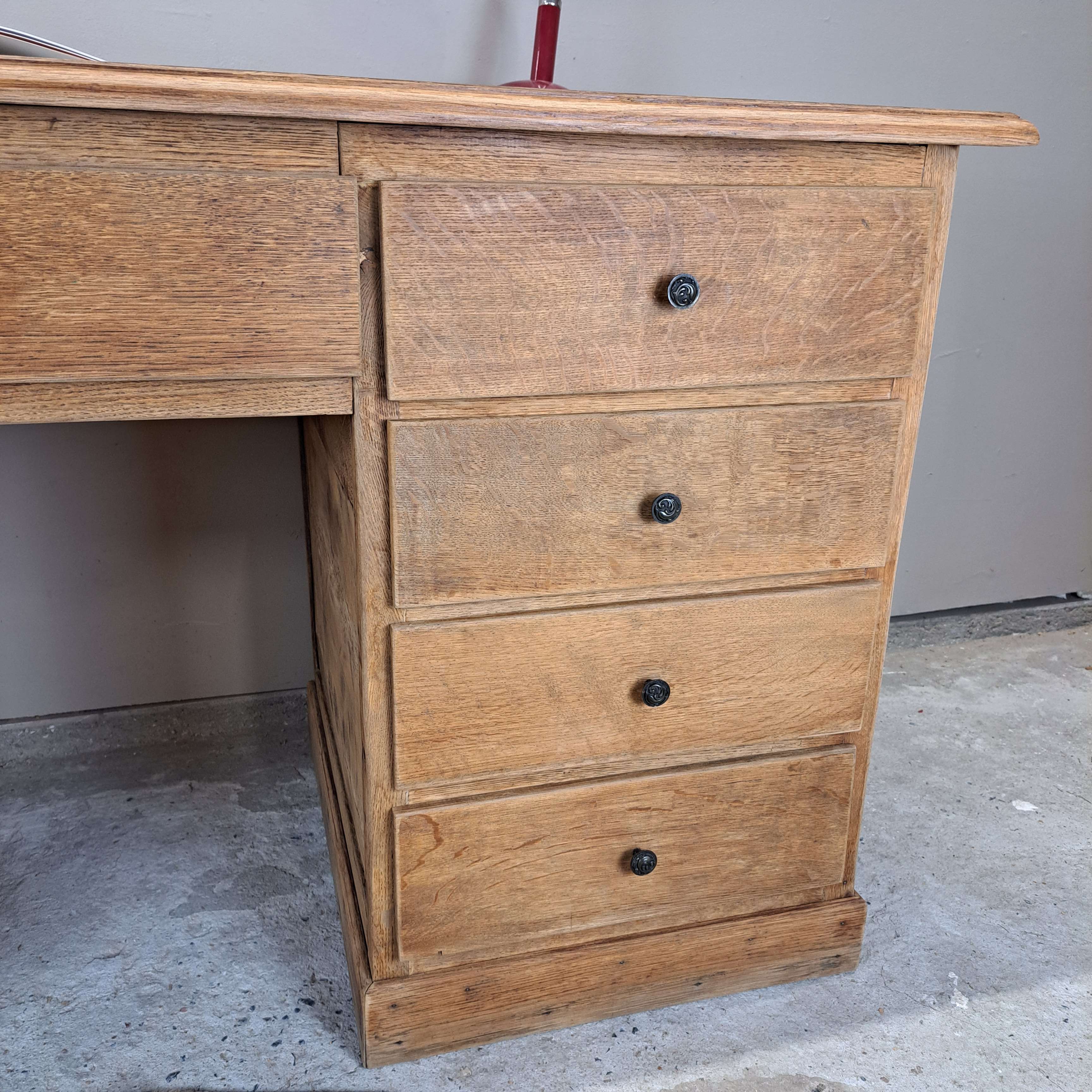 8f90555bcda7.jpg Ancien bureau artisanal
