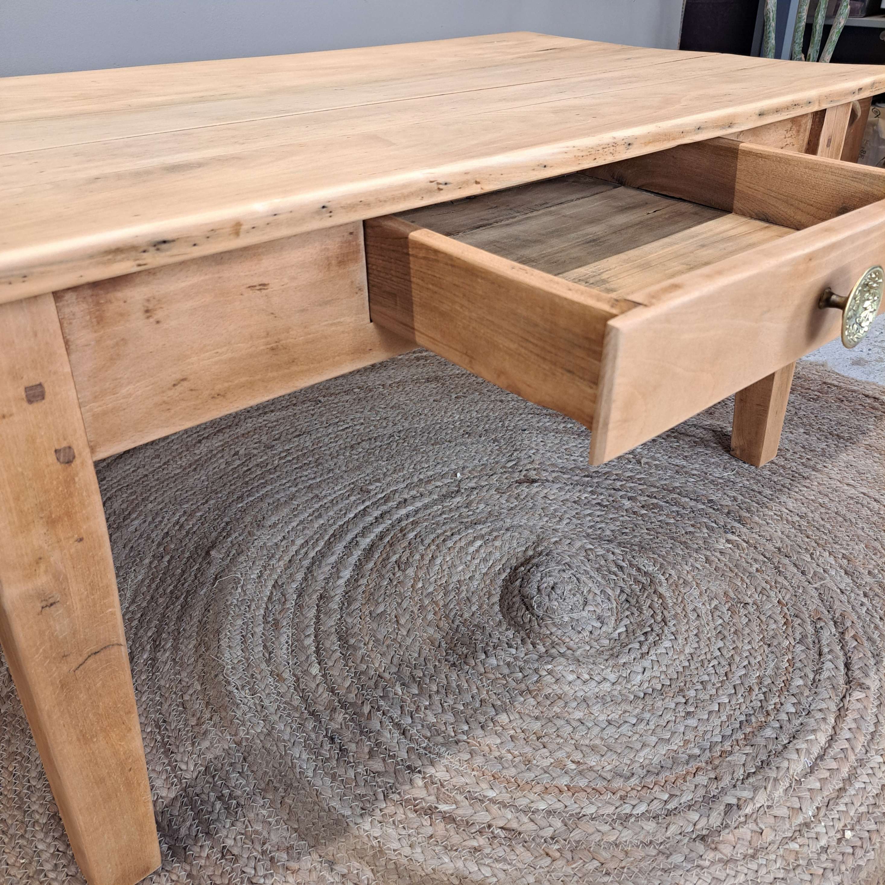 9f94f6221e1b.jpg TABLE BASSE DE FERME