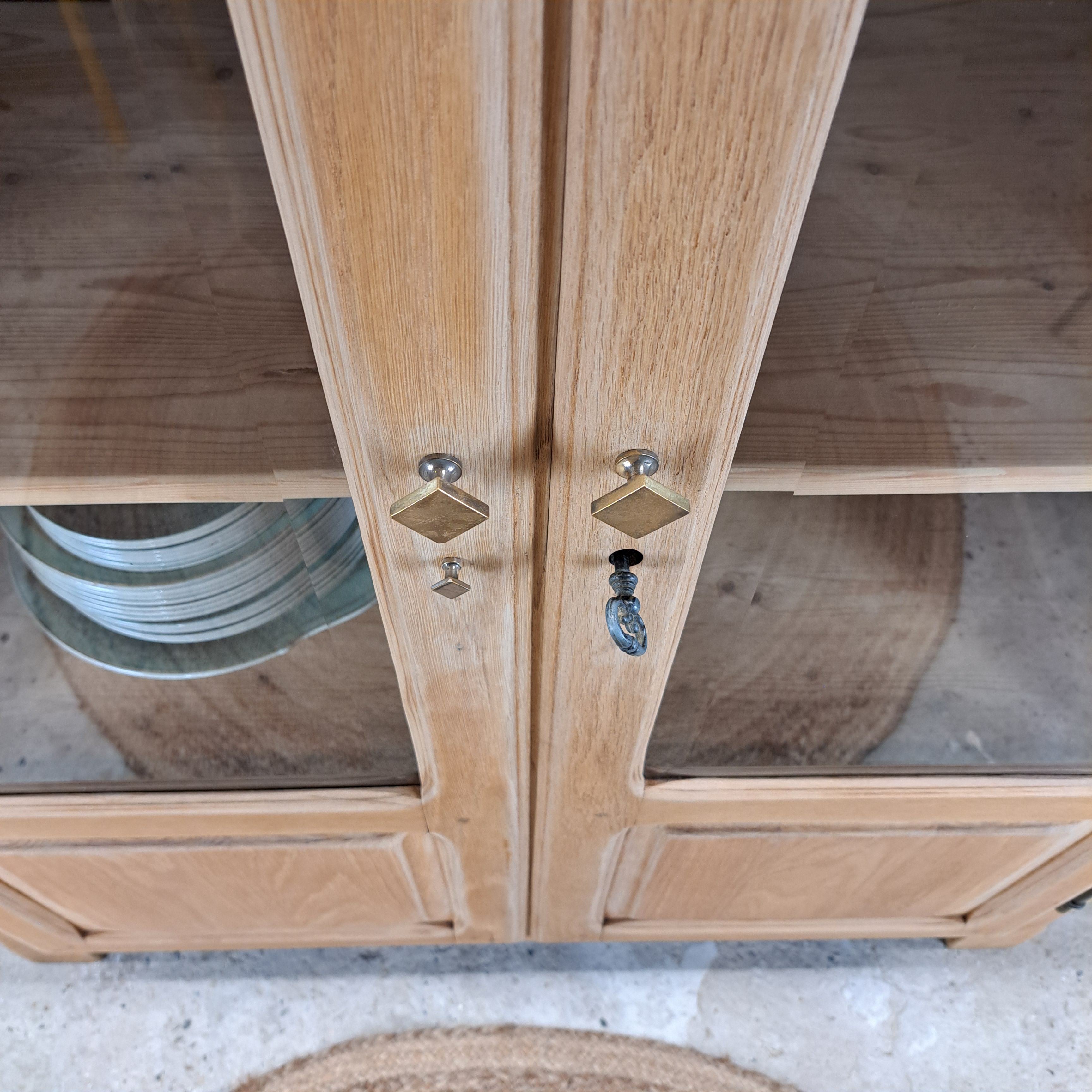 f6fac02640f5.jpg ARMOIRE VITREE